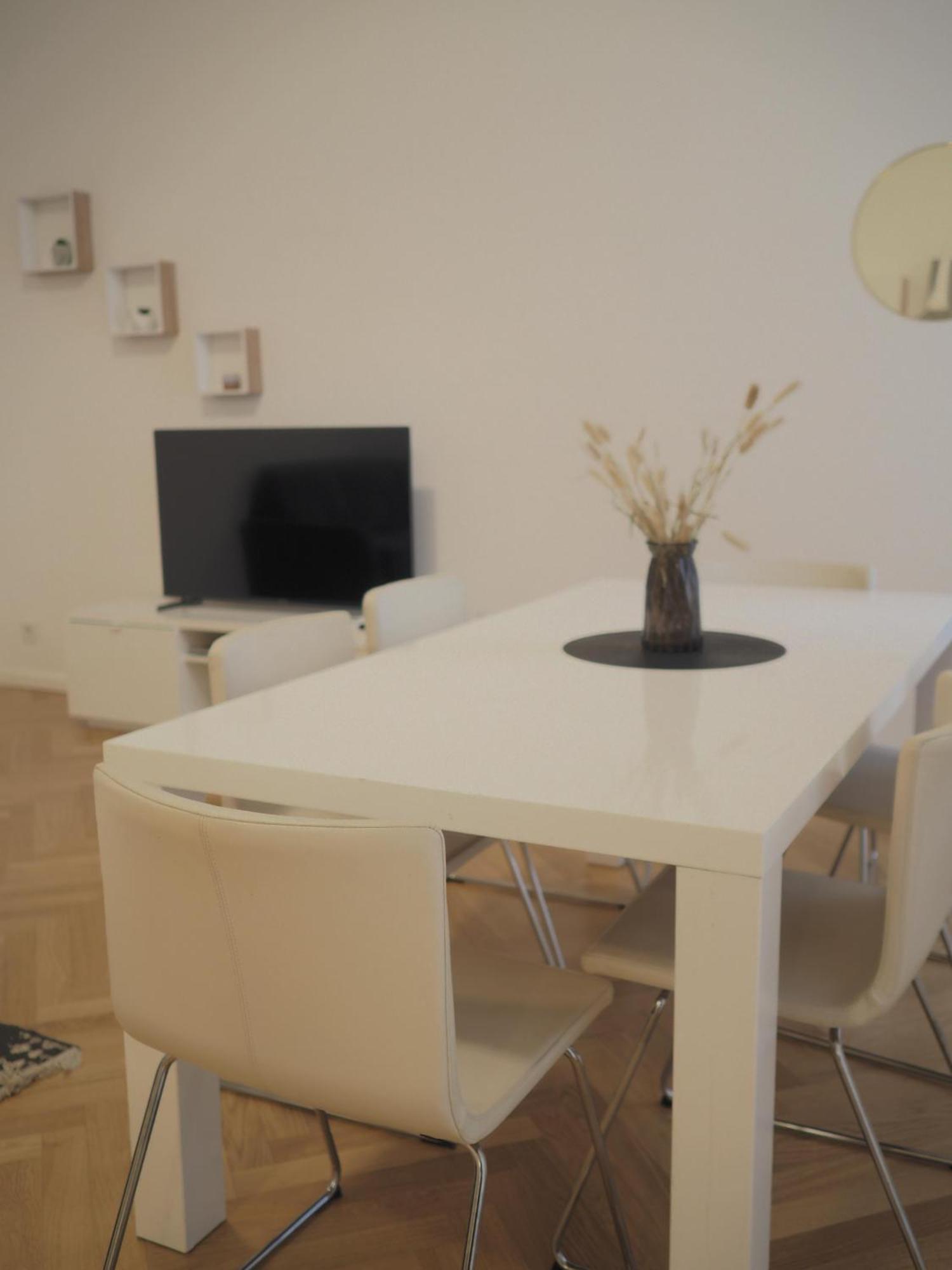 Home Sweet Home - Vienna Central Екстер'єр фото