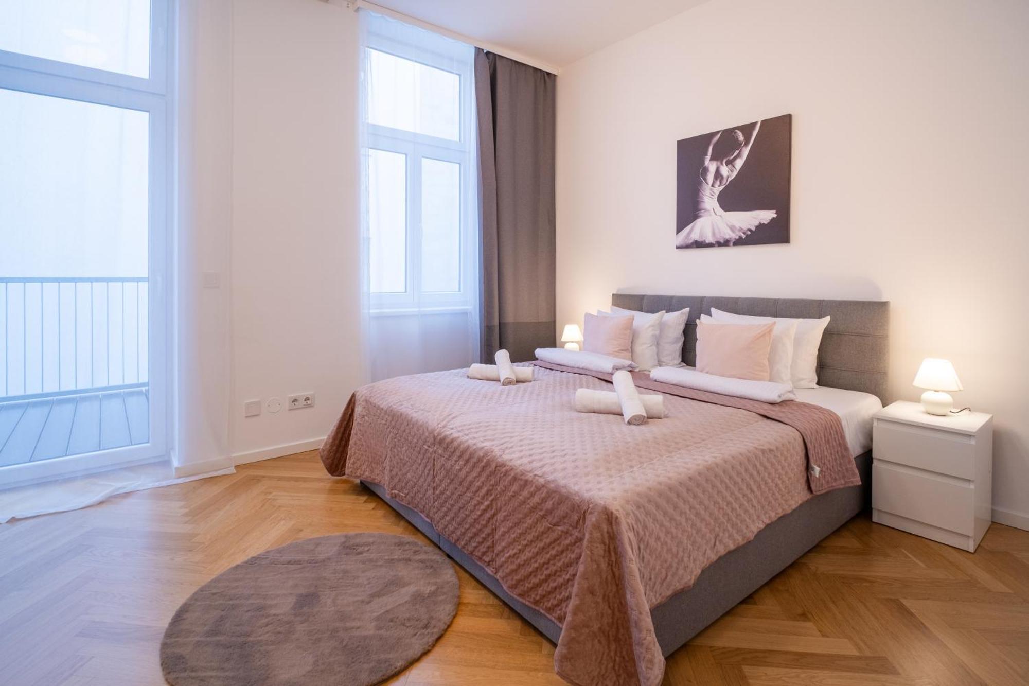 Home Sweet Home - Vienna Central Екстер'єр фото